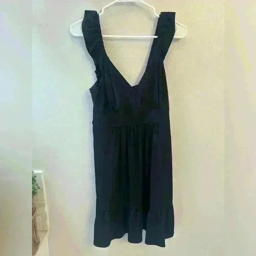 White House /Black Market Dress. Black womans size 6